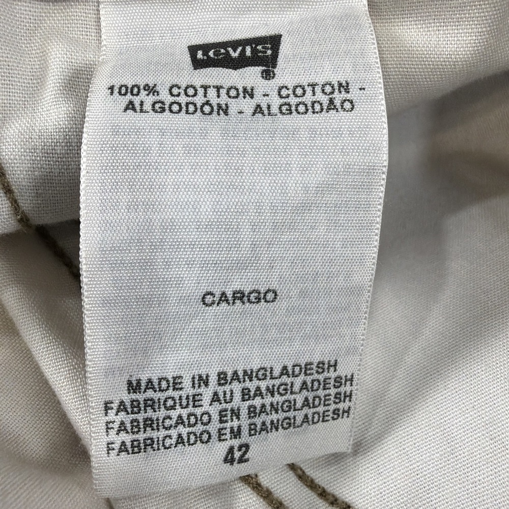 Levi's Men's Size 42 Dark Khaki Cargo Shorts Camping, Exploring, Hiking, Casual - Picture 11 of 16